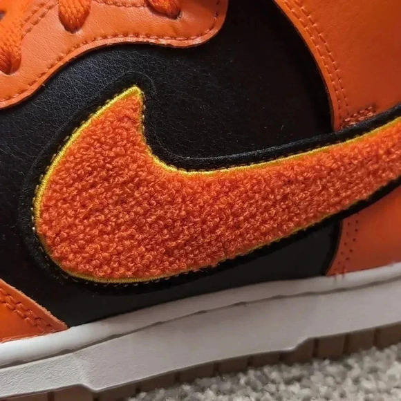 Nike Dunk High Retro University - Picture 4 of 7